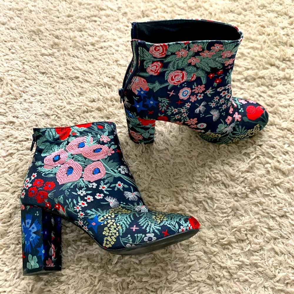 Floral heeled boots